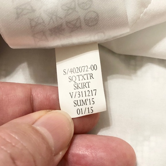 Banana Republic Asymmetric Dressy Gray/White Square Textured Mini Skirt - Size 4 - Picture 16 of 16